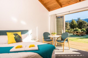 Отель Abel Tasman Lodge  Марахау